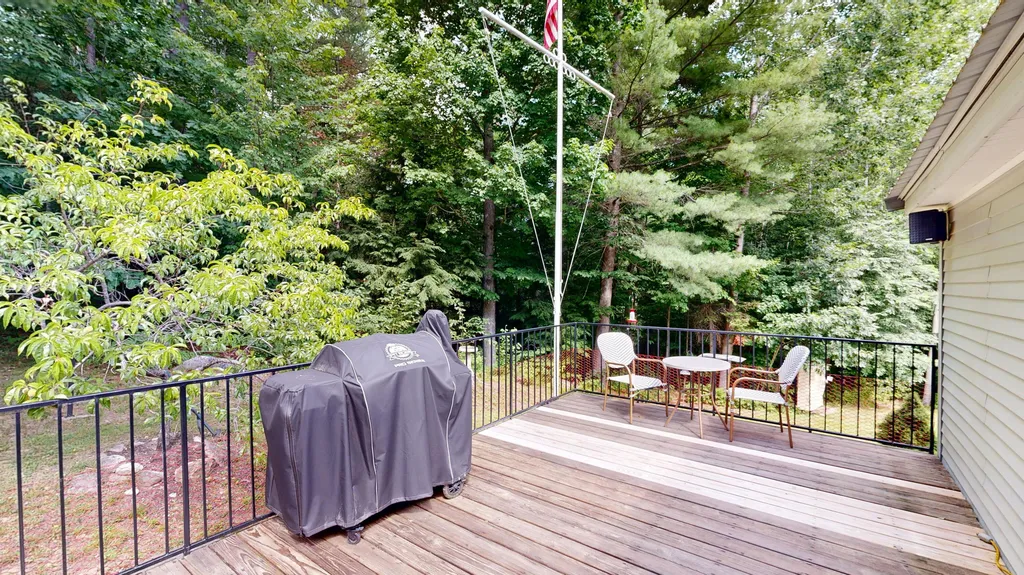 65 Blue Road Monmouth ME 04259