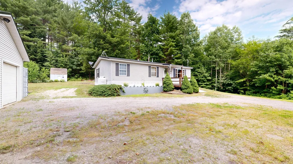 65 Blue Road Monmouth ME 04259
