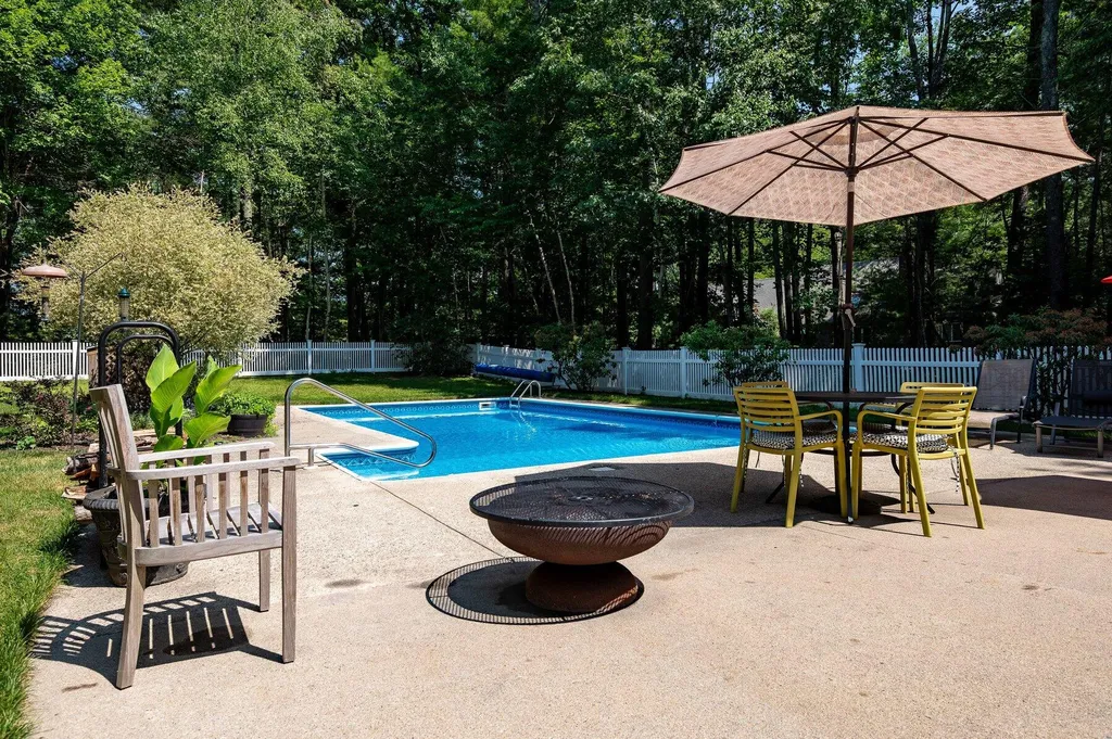 16 River Bend Drive Kennebunk ME 04043