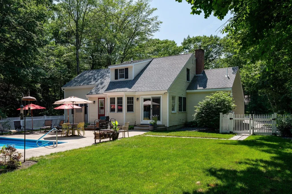 16 River Bend Drive Kennebunk ME 04043