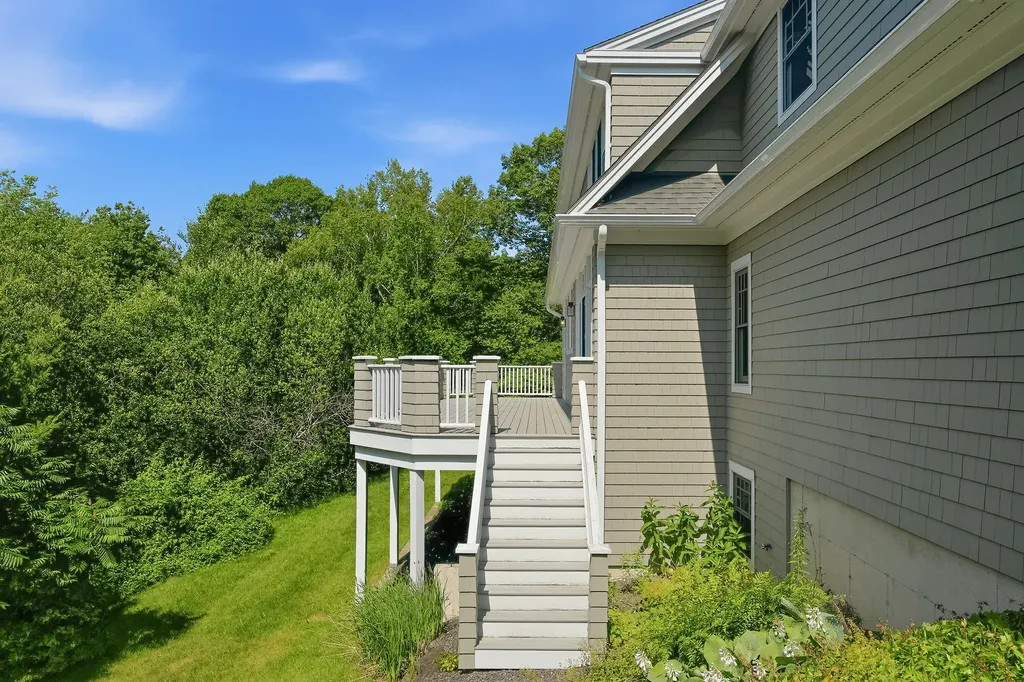 20 Beacon Lane Cape Elizabeth ME 04107