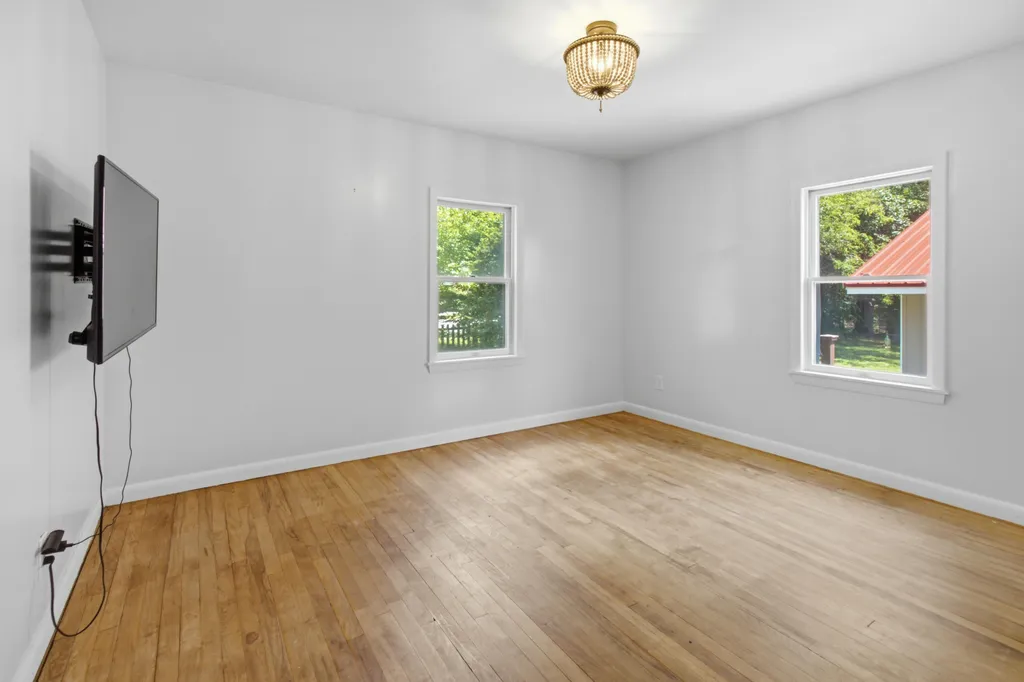 25 Roger Street Lewiston ME 04240