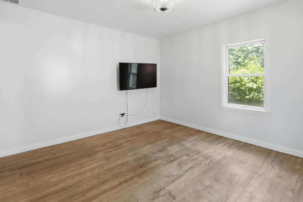 25 Roger Street Lewiston ME 04240