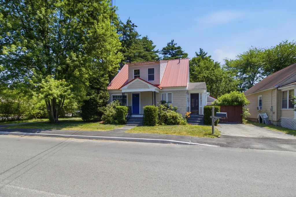 25 Roger Street Lewiston ME 04240