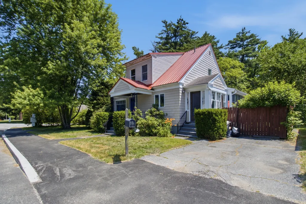25 Roger Street Lewiston ME 04240