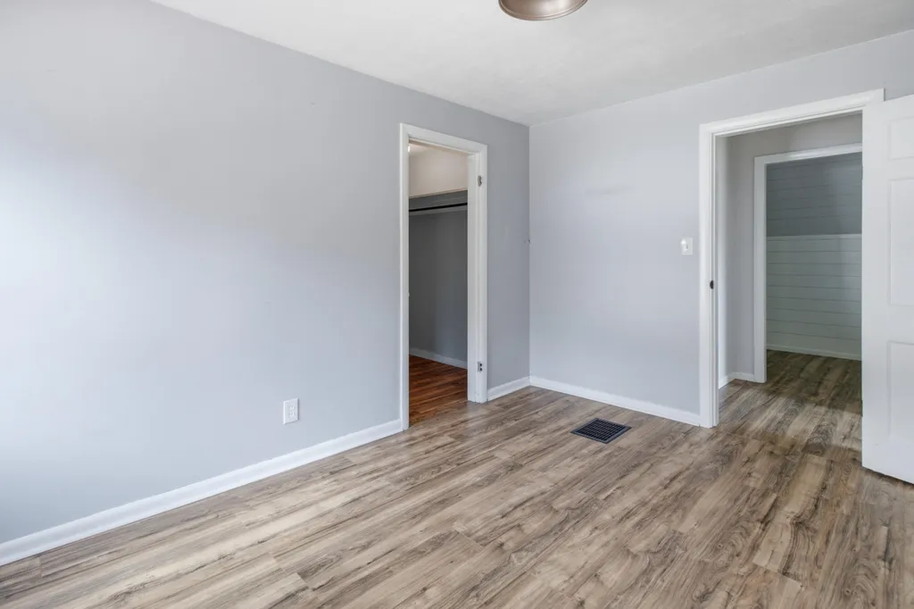 25 Roger Street Lewiston ME 04240