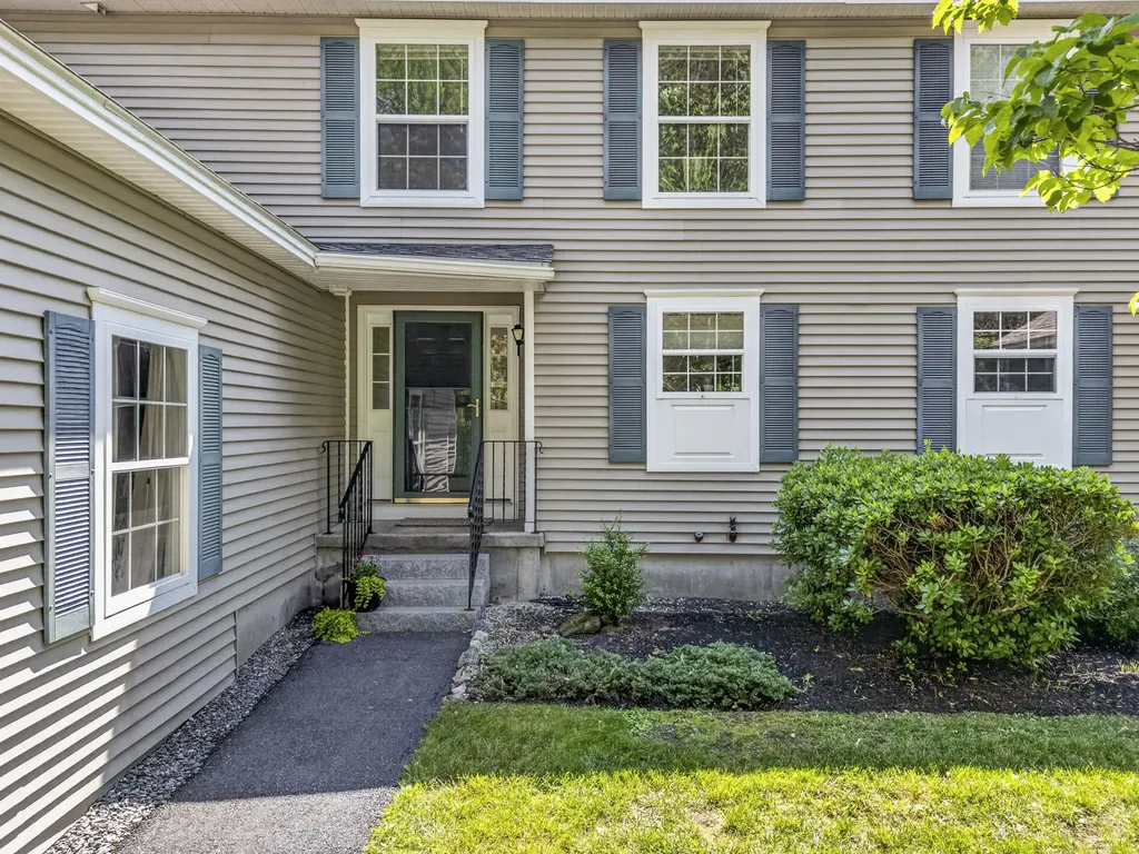 22 Granite Hill Drive Topsham ME 04086