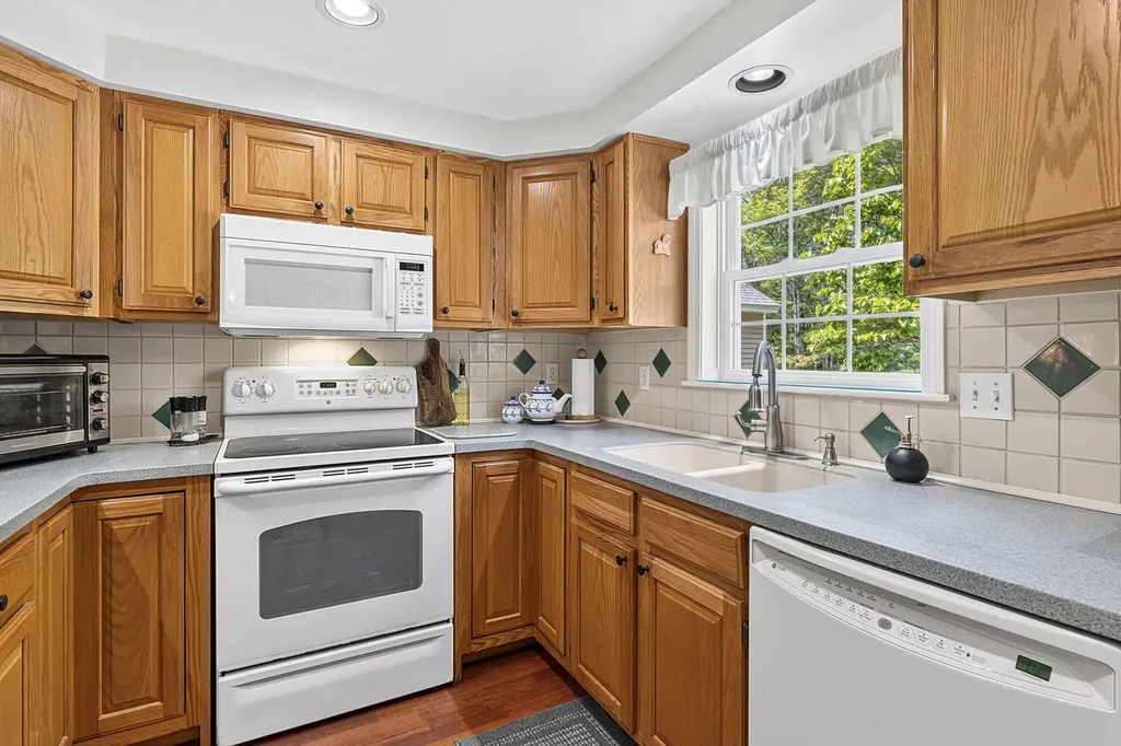 22 Granite Hill Drive Topsham ME 04086