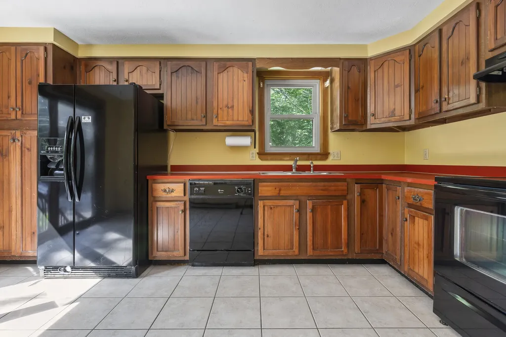 84 Plaza Drive Sanford ME 04073