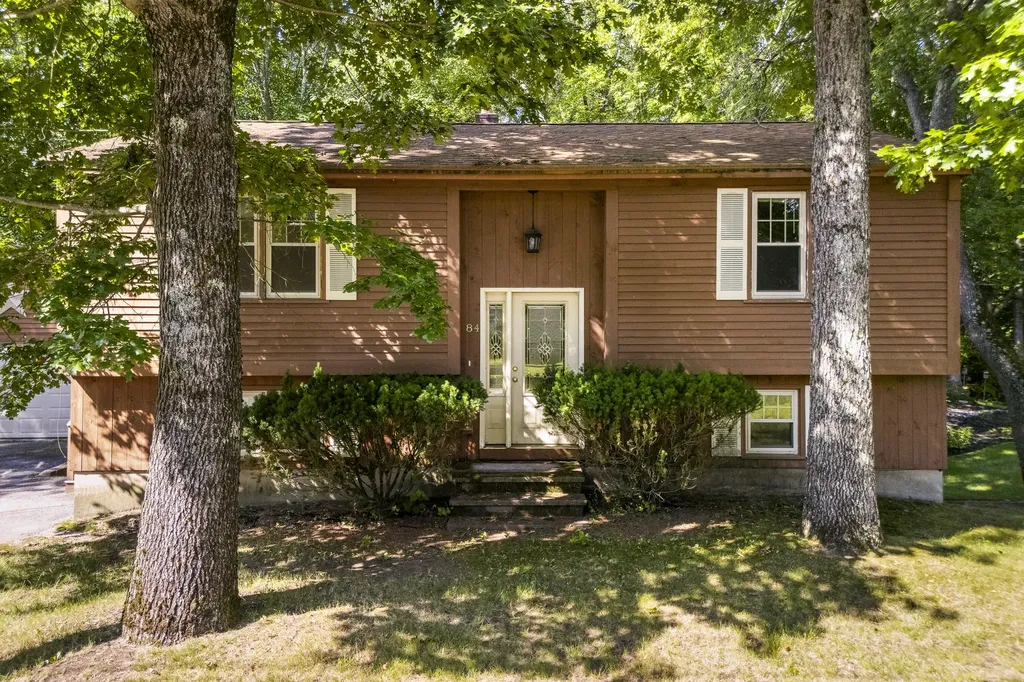 84 Plaza Drive Sanford ME 04073