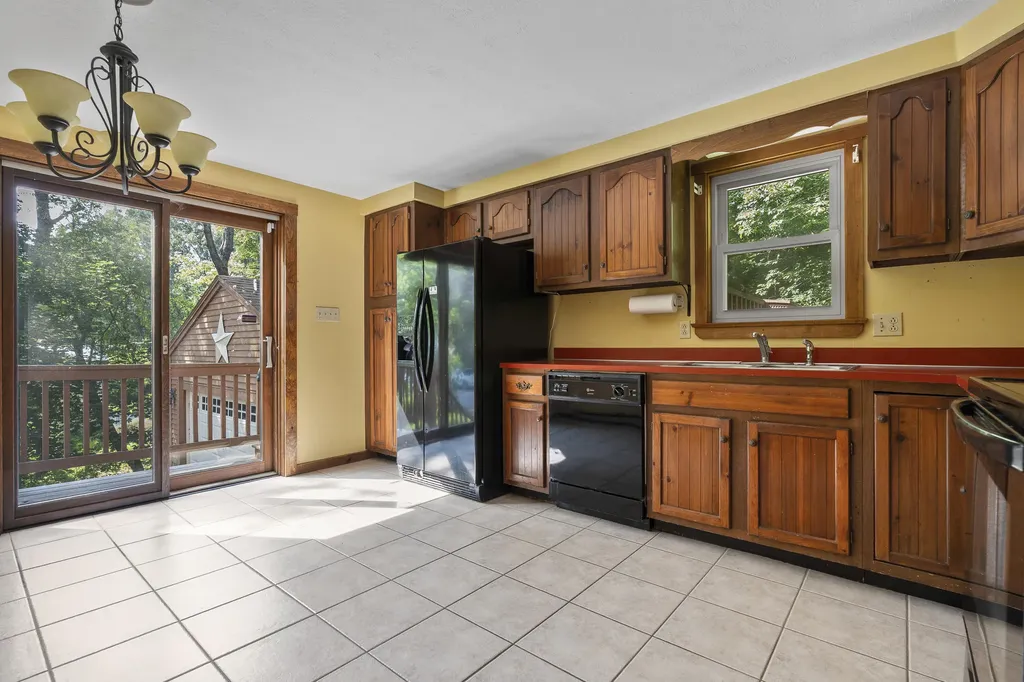 84 Plaza Drive Sanford ME 04073