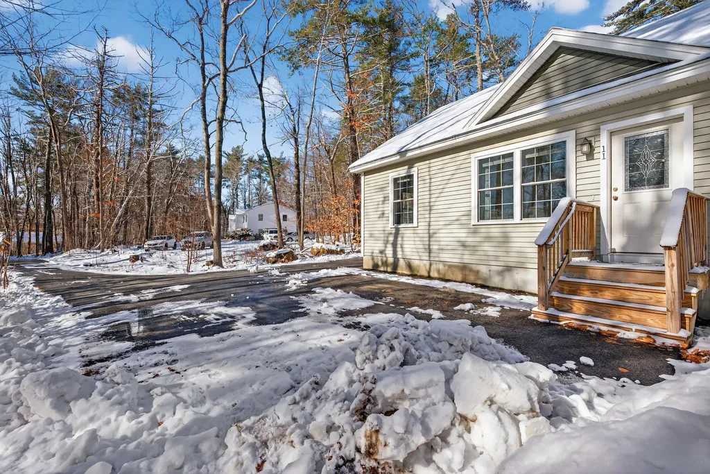 11 Bates Lane Windham ME 04062