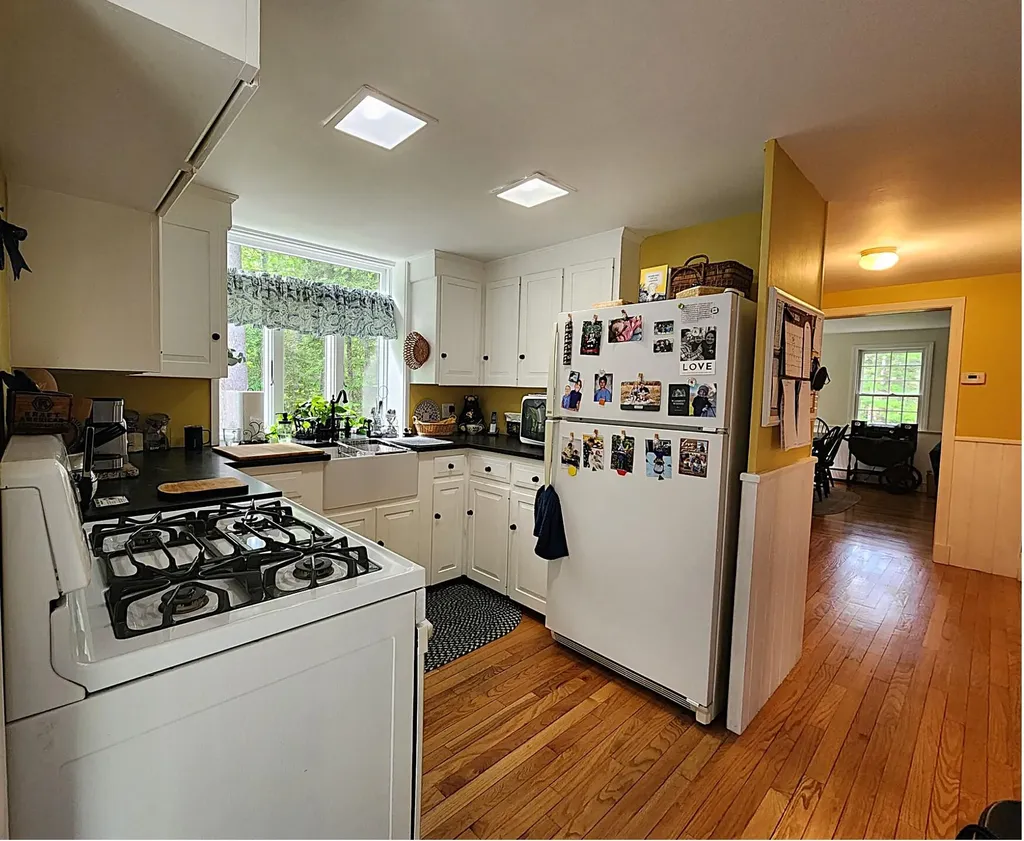 78 Old County Road Damariscotta ME 04543