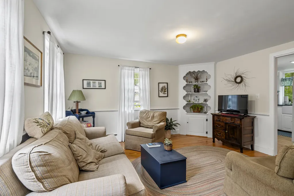 78 Old County Road Damariscotta ME 04543