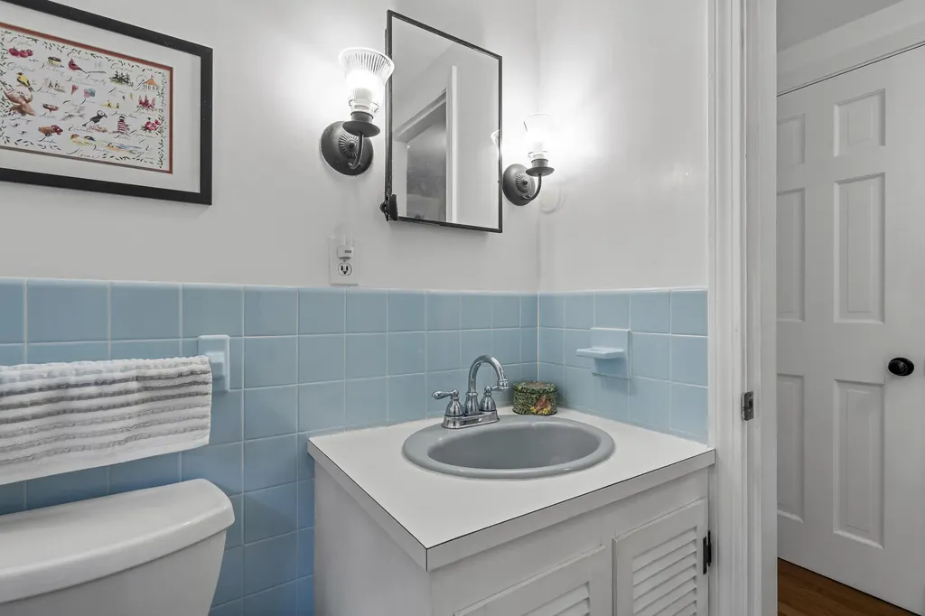 78 Old County Road Damariscotta ME 04543
