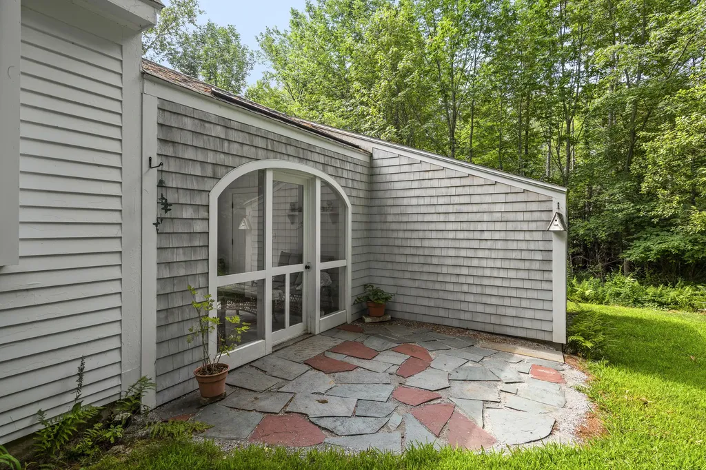 78 Old County Road Damariscotta ME 04543