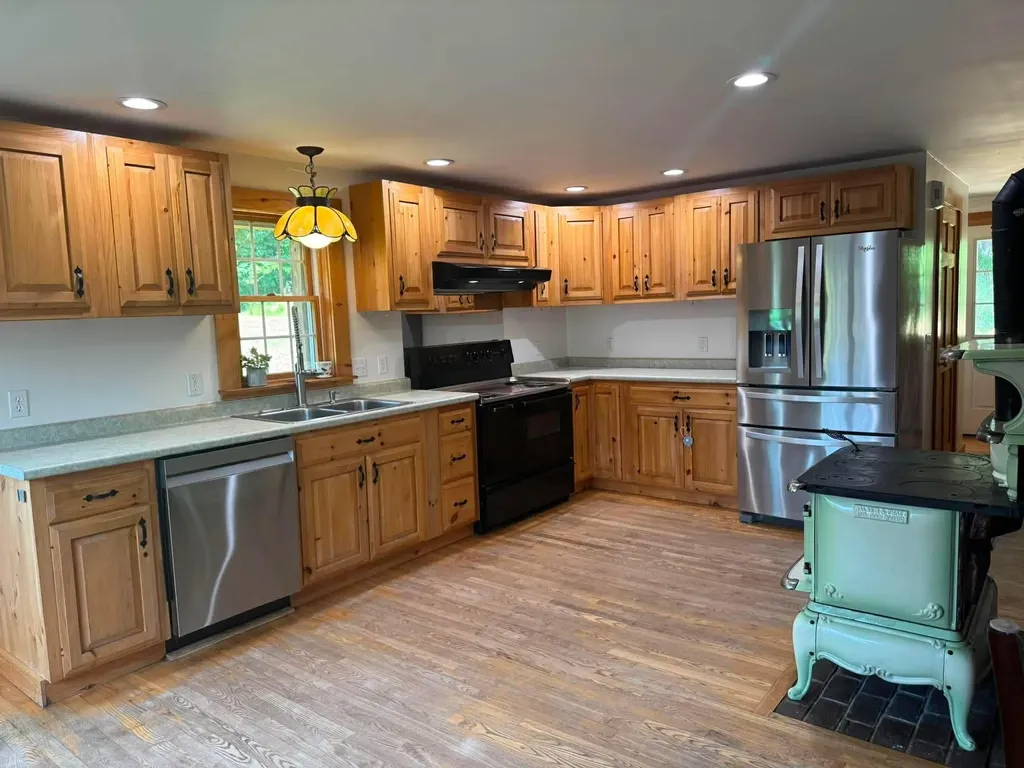 136 Station Road Hebron ME 04238