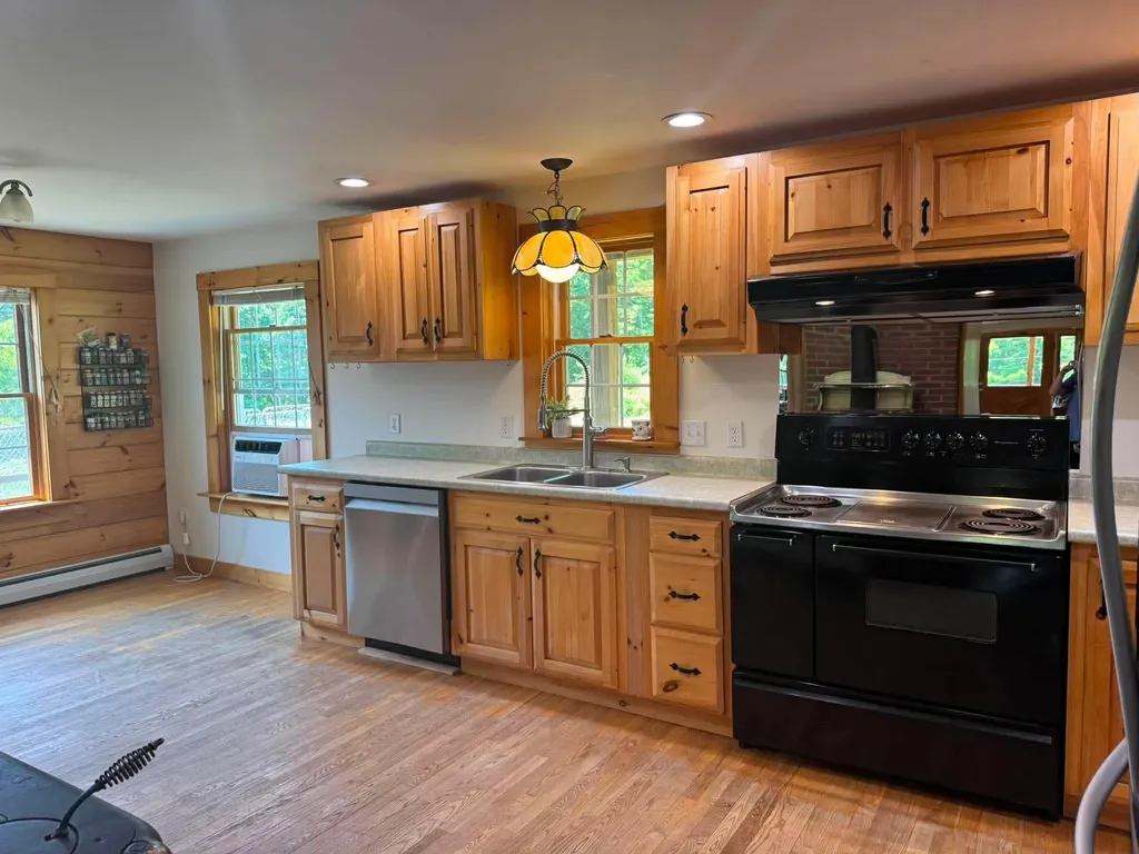 136 Station Road Hebron ME 04238