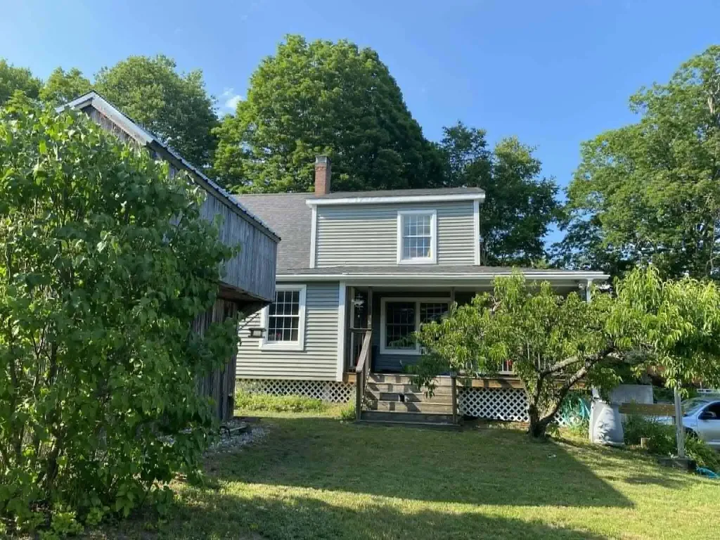 136 Station Road Hebron ME 04238
