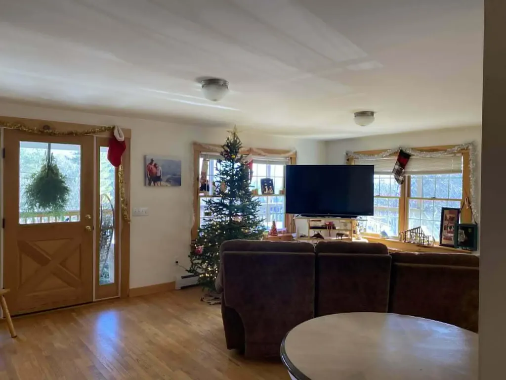 136 Station Road Hebron ME 04238