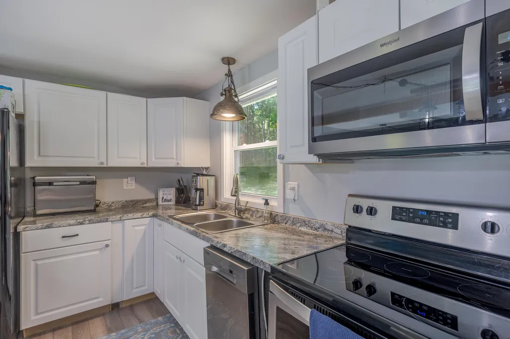 2211 U.s. 1 Sullivan ME 04664