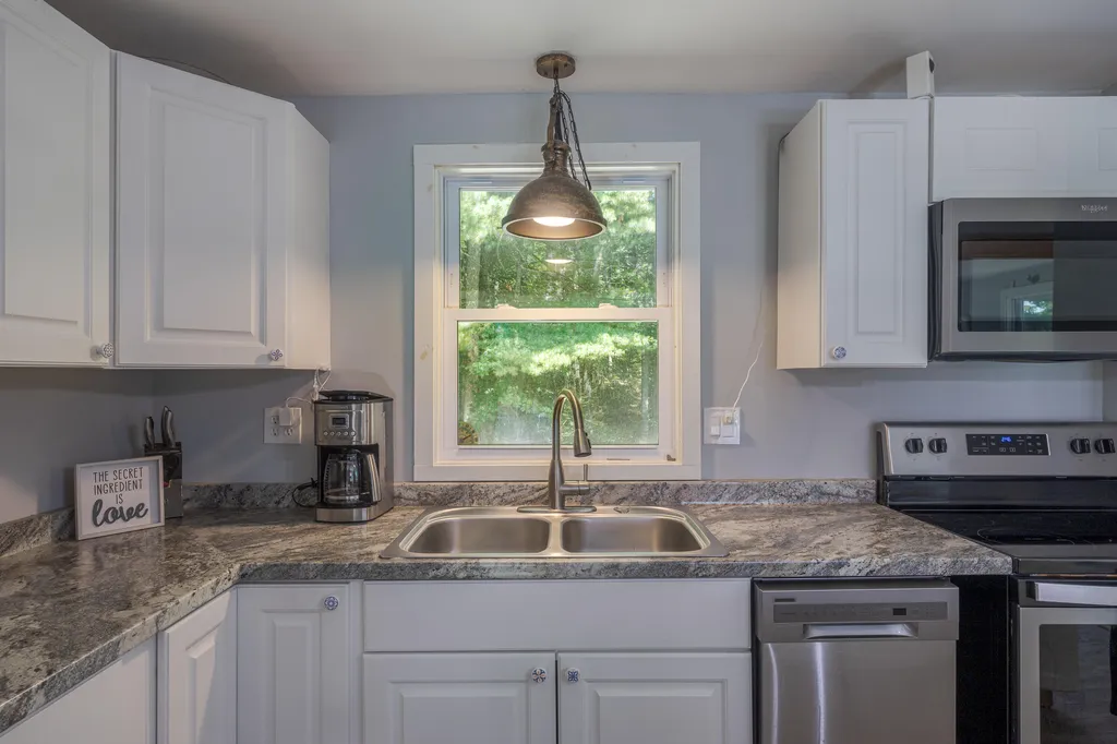 2211 U.s. 1 Sullivan ME 04664