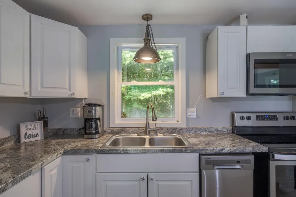 2211 U.s. 1 Sullivan ME 04664