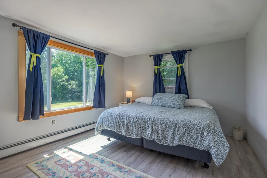 2211 U.s. 1 Sullivan ME 04664