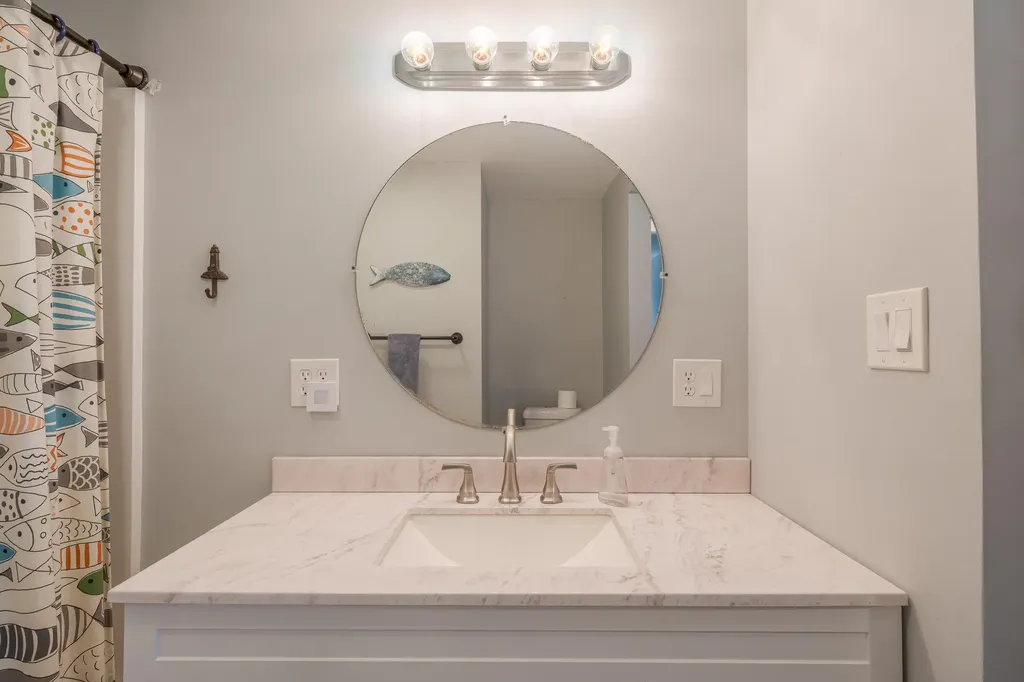2211 U.s. 1 Sullivan ME 04664