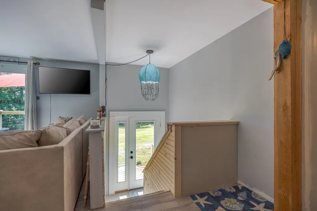 2211 U.s. 1 Sullivan ME 04664