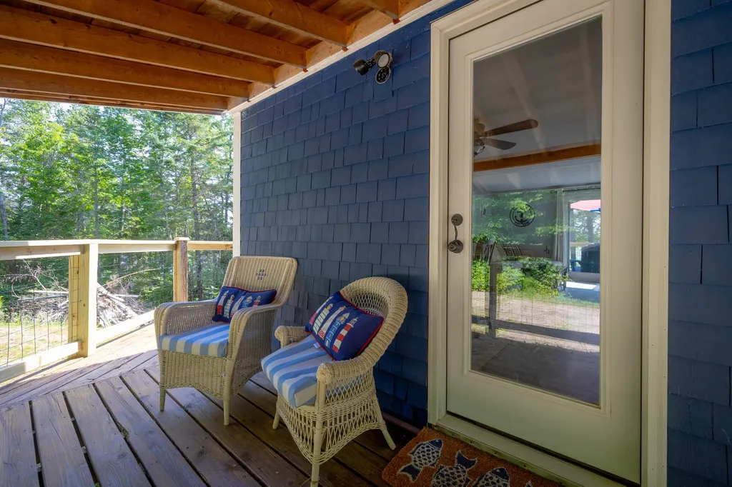 2211 U.s. 1 Sullivan ME 04664