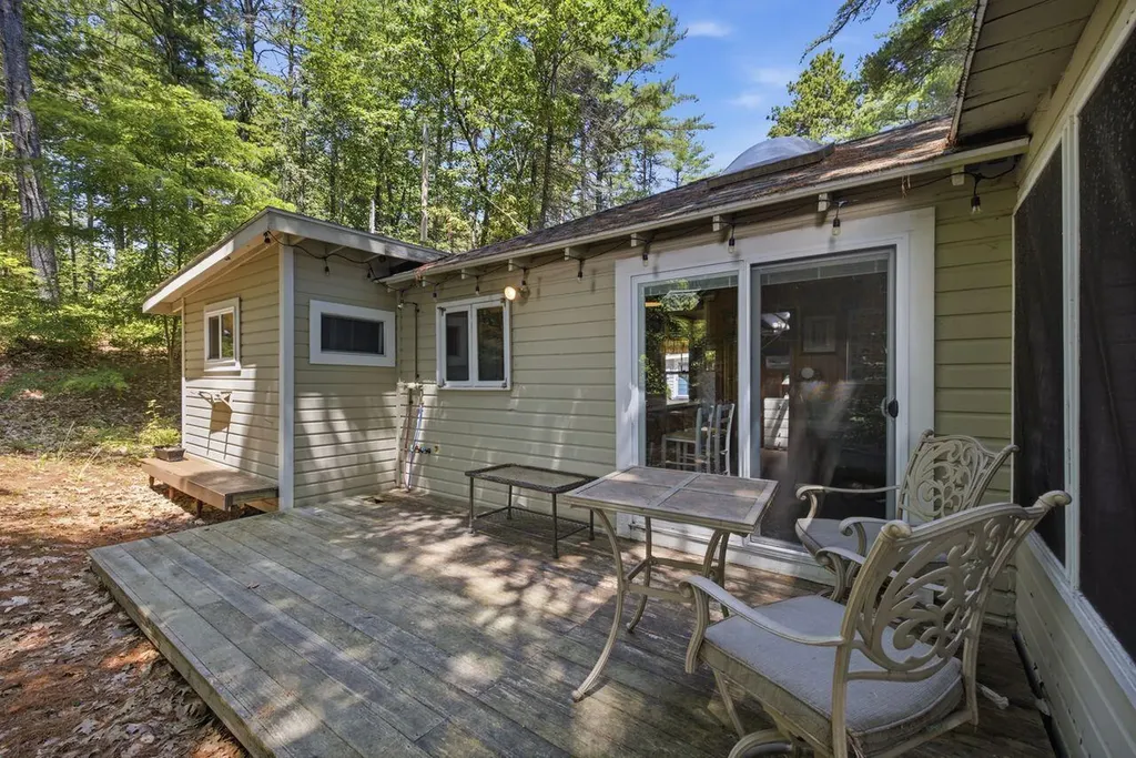 21 Haskell Avenue Raymond ME 04071