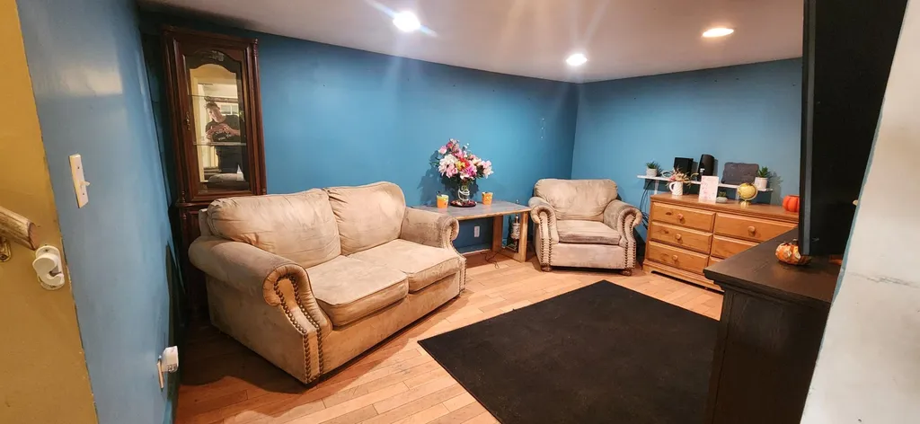 48 Gary Street Paris ME 04281