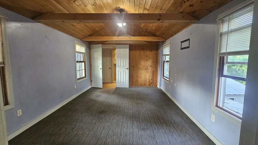 48 Gary Street Paris ME 04281