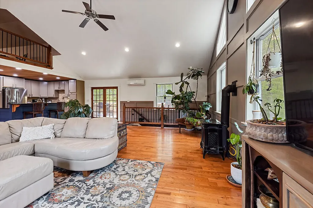 39 Lobo Lane West Gardiner ME 04345