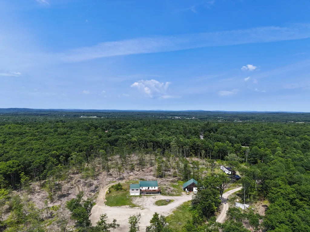 39 Lobo Lane West Gardiner ME 04345