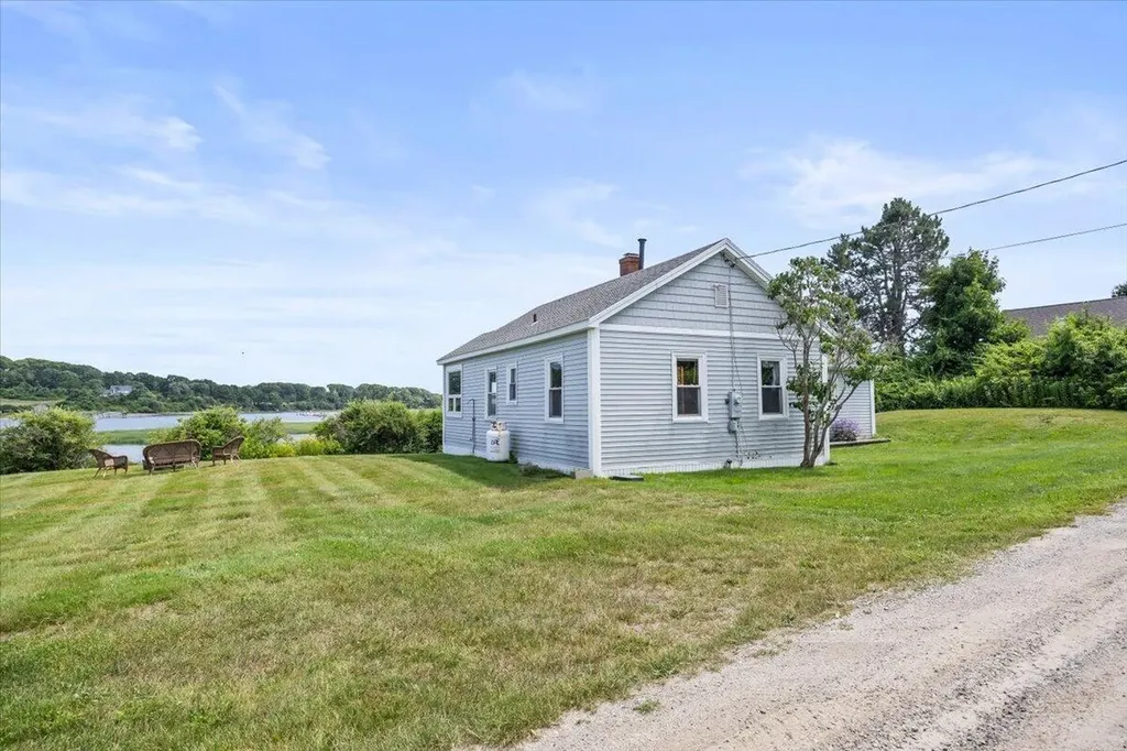 15 Harmons Island Scarborough ME 04074