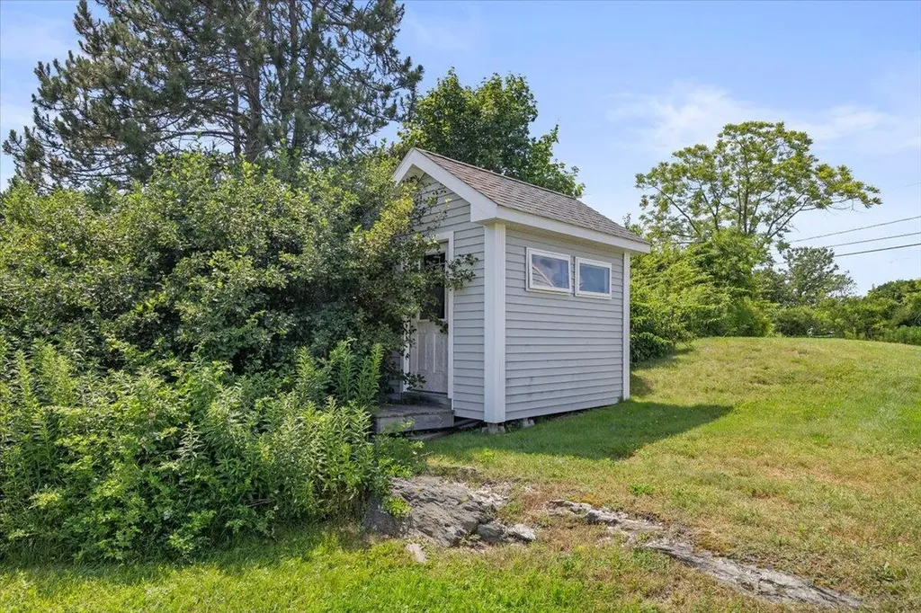 15 Harmons Island Scarborough ME 04074