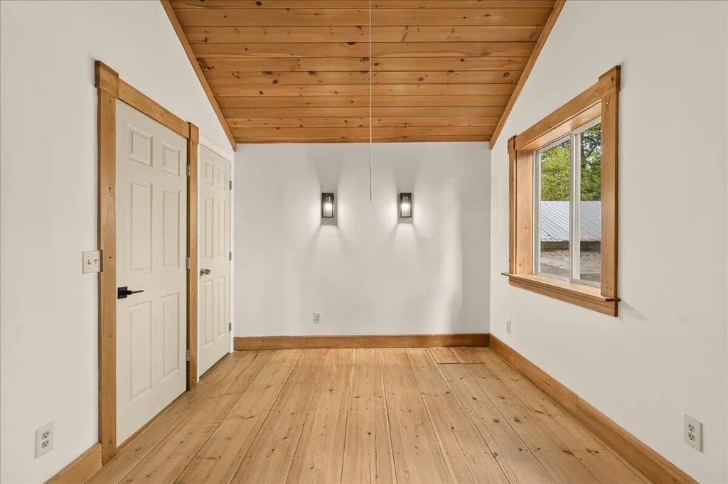 118 Toddy Pond Lane Brooks ME 04951