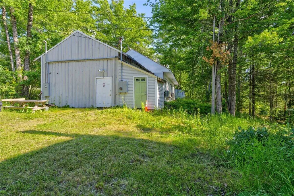 118 Toddy Pond Lane Brooks ME 04951