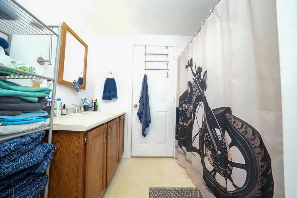 642 Stream Road Winterport ME 04496