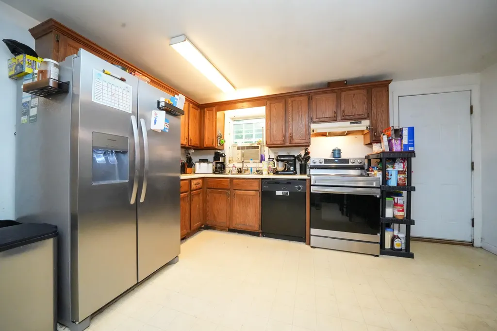 642 Stream Road Winterport ME 04496