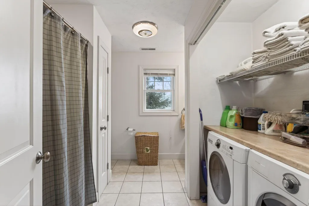 36 Whittemore Cove Road Raymond ME 04071