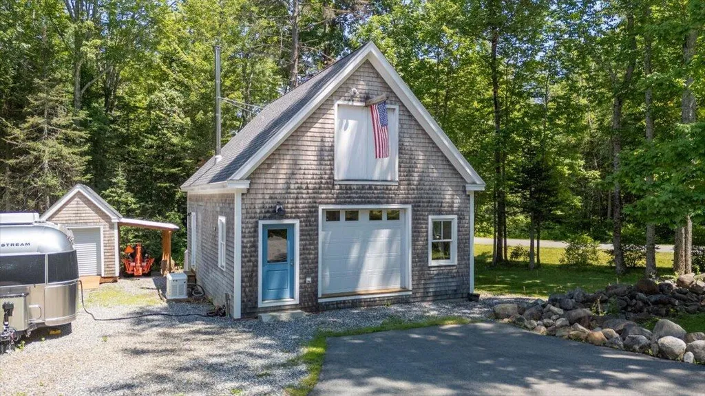 33 Shibles Lane Rockport ME 04856