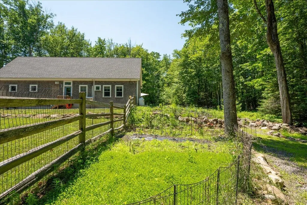 33 Shibles Lane Rockport ME 04856