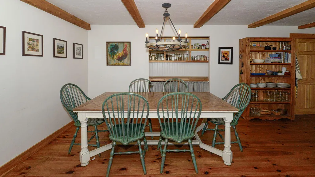 25 Chapman Road Harrison ME 04040