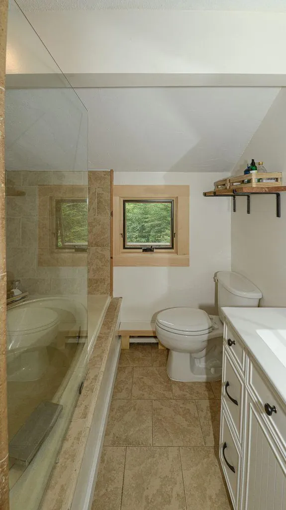 25 Chapman Road Harrison ME 04040