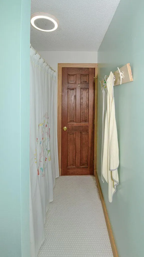25 Chapman Road Harrison ME 04040