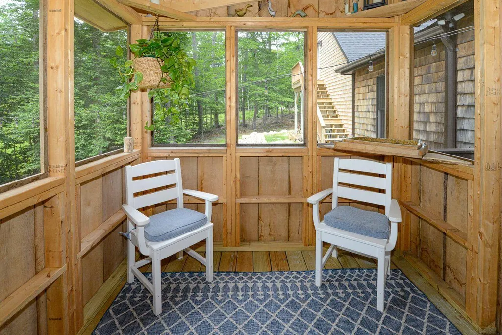 25 Chapman Road Harrison ME 04040