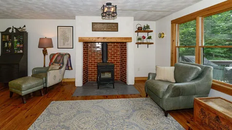 25 Chapman Road Harrison ME 04040